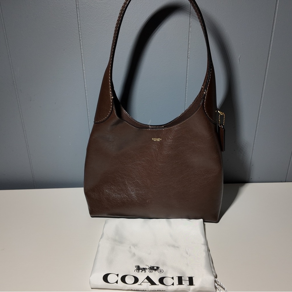 Brooklyn 28 Shoulder Bag with Leather Finish (Maple)